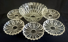 Lade das Bild in den Galerie-Viewer, SALATSCHALE - Hartglas, Geometrisch Ovales Linien Abstrakt Dekor
