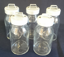 Lade das Bild in den Galerie-Viewer, 2er Set KLEINE VORRATSDÖSCHEN MIT DECKEL - Press- / Hartglas &amp; Metall, Klassische Ländliche Milchbehälter Form
