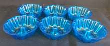Lade das Bild in den Galerie-Viewer, 6er Set KLEINE DESSERTFORMEN - Kunststoff, Gugelhupf Form Dekor
