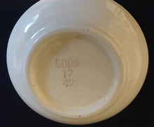 Lade das Bild in den Galerie-Viewer, ABLAGESCHÄLCHEN - Keramik / Steingut, Blumen Blüten Rand Dekor
