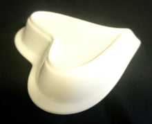 Lade das Bild in den Galerie-Viewer, BEILAGENSCHÄLCHEN - Porzellan, Herzform Rosenstrauss (-Strauß) Dekor
