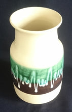 Lade das Bild in den Galerie-Viewer, BLUMENVASE - Keramik / Steingut, Modernes Frequenz Balken Dekor
