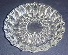 Lade das Bild in den Galerie-Viewer, DESSERTSCHALE - Hartglas, Abstrakt Stern Motiv Dekor
