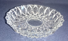 Lade das Bild in den Galerie-Viewer, DESSERTSCHALE - Hartglas, Abstrakt Stern Motiv Dekor
