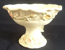 Lade das Bild in den Galerie-Viewer, 2er Set EISDESSERT BECHER - Keramik / Steingut, Jugendstil Blumen Blüten Strauß Flora Relief Design Dekor
