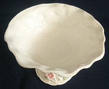 Lade das Bild in den Galerie-Viewer, 2er Set EISDESSERT BECHER - Keramik / Steingut, Jugendstil Blumen Blüten Strauß Flora Relief Design Dekor
