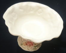 Lade das Bild in den Galerie-Viewer, 2er Set EISDESSERT BECHER - Keramik / Steingut, Jugendstil Blumen Blüten Strauß Flora Relief Design Dekor
