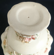 Lade das Bild in den Galerie-Viewer, 2er Set EISDESSERT BECHER - Keramik / Steingut, Jugendstil Blumen Blüten Strauß Flora Relief Design Dekor
