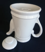 Lade das Bild in den Galerie-Viewer, KAFFEEKANNE MIT DECKEL - Porzellan, Klassisch Einfärbiges Relief Dekor
