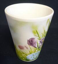 Lade das Bild in den Galerie-Viewer, KAFFEETASSE - Keramik / Steingut, Ostereier Blumen Pflanzen Motiv Dekor
