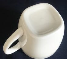 Lade das Bild in den Galerie-Viewer, 2er Set KAFFEETASSEN - Porzellan, Abgerundete Viereckige Quadratische Form Einfärbiges Dekor
