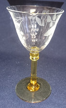 Lade das Bild in den Galerie-Viewer, GETRÄNKEGLAS - Hartglas, Pflanzen Weintrauben Dekor
