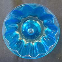 Lade das Bild in den Galerie-Viewer, 2er Set KLEINE DESSERTFORMEN - Kunststoff, Gugelhupf Form Dekor
