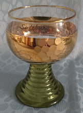 Lade das Bild in den Galerie-Viewer, ANDENKEN RÖMERGLAS "Salzburg" - Press- / Hartglas, Geometrisches Hammerschlag Optik Aufschrift Dekor
