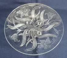 Lade das Bild in den Galerie-Viewer, SCHALE - Hartglas, Blumen Blüten Pflanzen Dekor
