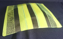 Lade das Bild in den Galerie-Viewer, SCHALE - Hartglas, Neon Streifen Balken Dekor
