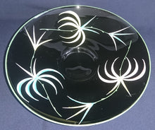 Lade das Bild in den Galerie-Viewer, SCHALE - Hartglas, Abstrakt Dunkles Pflanzen Dekor
