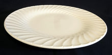 Lade das Bild in den Galerie-Viewer, SPEISETELLER - Porzellan, Wellenartig Einfärbiges Dekor
