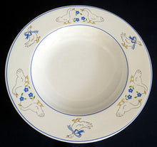 Lade das Bild in den Galerie-Viewer, SUPPENTELLER - Keramik / Steingut, Rand Linien Gänse Blumen Blüten Schleife Korb Motiv Dekor

