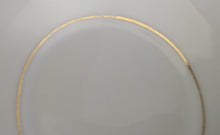 Lade das Bild in den Galerie-Viewer, UNTERTASSE - Porzellan, Zweifacher Goldrand Dekor
