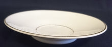 Lade das Bild in den Galerie-Viewer, UNTERTASSE - Porzellan, Zweifacher Goldrand Dekor
