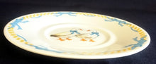 Lade das Bild in den Galerie-Viewer, 2er Set UNTERTASSEN "Porcelain Collection" - Porzellan, Ländliches Gänse Schleifen Motiv Dekor
