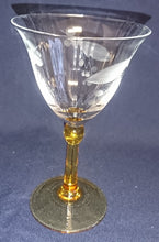 Lade das Bild in den Galerie-Viewer, GETRÄNKEGLAS - Hartglas, Pflanzen Weintrauben Dekor
