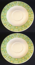 Lade das Bild in den Galerie-Viewer, UNTERTASSE - Porzellan, Blätter Punkte Abstrakt Dekor
