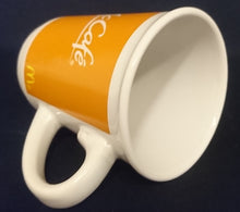 Lade das Bild in den Galerie-Viewer, KAFFEETASSE "Mc Cafe" - Keramik / Steingut, Mc Cafe Espressionist Schriftzug Mc Donalds Zeichen Motiv Dekor
