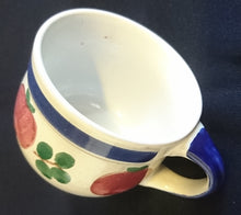 Lade das Bild in den Galerie-Viewer, KAFFEETASSE - Keramik / Steingut, &quot;Ammerland Ceracron Sekunda&quot; - Keramik / Steingut, Apfel Äpfel Zweige Blätter Linien Striche Balken Motiv Dekor
