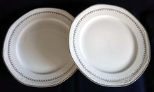 Lade das Bild in den Galerie-Viewer, SPEISETELLER - Porzellan, Platinrand Abstrakter Geometrisches Muster Relief Dekor

