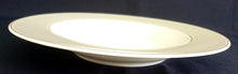 Lade das Bild in den Galerie-Viewer, SUPPENTELLER "Roma" - Porzellan, Rand Innen Linie Breiter Rand Motiv Dekor
