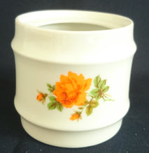 Lade das Bild in den Galerie-Viewer, ZUCKERDOSE OHNE DECKEL - Porzellan, Flora Pflanzen Rosenblumen Blüten Motiv Relief Rand Dekor
