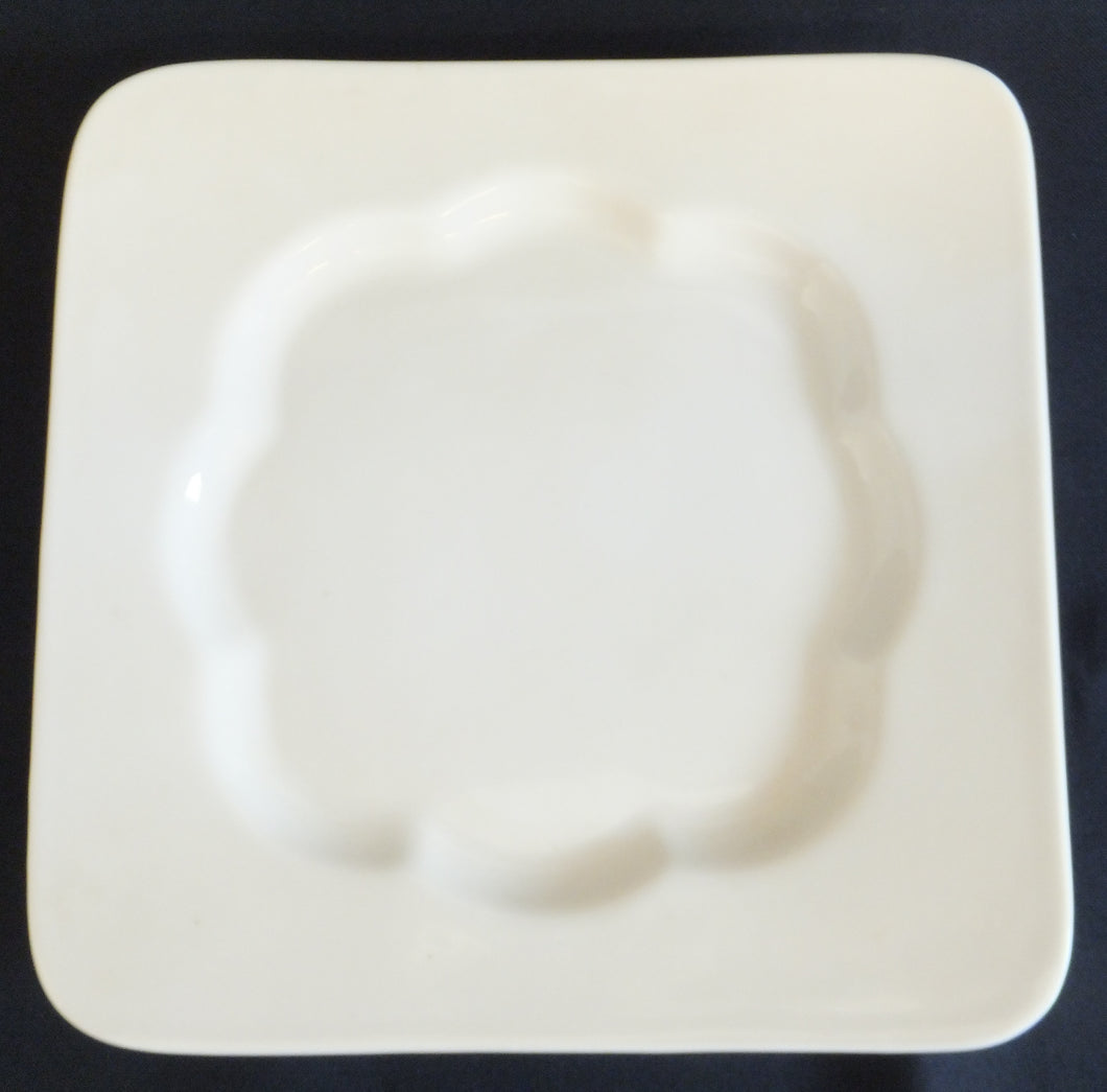 DESSERTTELLER - Keramik / Steingut, Quadratische Blütenartige Form