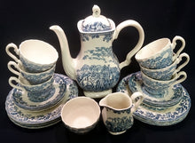 Lade das Bild in den Galerie-Viewer, 4er Set KAFFEEKANNE MIT DECKEL / MILCHKÄNNCHEN / ZUCKERSCHALE &quot;Country Life&quot; - Keramik / Steingut (Fine Staffordshire Ware), Englisches Landleben Scenen Motiv Dekor, Hand graviert
