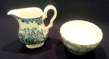 Lade das Bild in den Galerie-Viewer, 22 Teiliges KAFFEESERVICE &quot;Country Life&quot; - Keramik / Steingut (Fine Staffordshire Ware), Englisches Landleben Scenen Motiv Dekor, Hand graviert
