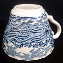 Lade das Bild in den Galerie-Viewer, 22 Teiliges KAFFEESERVICE &quot;Country Life&quot; - Keramik / Steingut (Fine Staffordshire Ware), Englisches Landleben Scenen Motiv Dekor, Hand graviert
