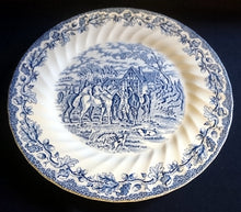 Lade das Bild in den Galerie-Viewer, SPEISETELLER "Country Life" - Keramik / Steingut (Fine Staffordshire Ware), Englisches Landleben Scenen Motiv Dekor, Hand graviert
