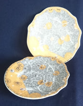 Lade das Bild in den Galerie-Viewer, UNTERTASSE - Porzellan, Muschelform Glänzend &amp; Matt Modern Dekor
