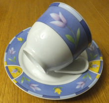 Lade das Bild in den Galerie-Viewer, KAFFEETASSE "Betty" - Porzellan, Pflanzen Tulpen Blumenblüten Flora Abstrakt Motiv Dekor
