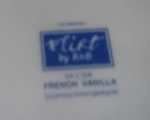 Lade das Bild in den Galerie-Viewer, 2er Set KAFFEETASSEN "Flirt" "French Vanilla" - Porzellan, Symetrisches Geometrisches Linien Balken Striche Karo Motiv Dekor
