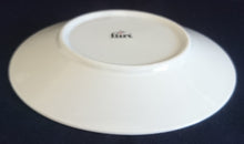 Lade das Bild in den Galerie-Viewer, 2er Set 3er KAFFEEGEDECKE "Flirt" - Porzellan, Weihnachten Advent Christ Tannenbaum Geschenke Sterne Schaukelpferd Zweige Linien Motiv Dekor
