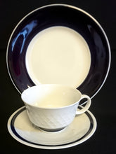Lade das Bild in den Galerie-Viewer, 3er KAFFEEGEDECK - Fine China Porzellan, Echt Kobalt Breite Linien Balken Motiv Dekor
