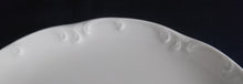 Lade das Bild in den Galerie-Viewer, 2er Set UNTERTASSEN "Classic Rose" - Porzellan, Einfärbiger Barockrand Dekor
