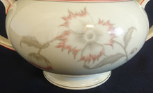 Lade das Bild in den Galerie-Viewer, 5er Set KAFFEEKANNE MIT DECKEL / MILCHKÄNNCHEN / ZUCKERDOSE MIT DECKEL - "Winifred" - Porzellan, Blumen / Linien Klassisch Dekor
