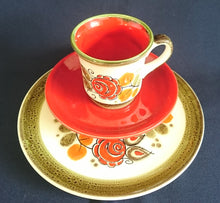 Lade das Bild in den Galerie-Viewer, 2er KAFFEEGEDECK "Tirol" - Keramik / Steingut, Rosen Motiv Dekor, Handbemalt
