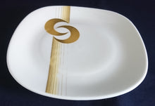 Lade das Bild in den Galerie-Viewer, DESSERTTELLER - Porzellan, Buchstaben C Viertelmond Streifen Motiv Dekor
