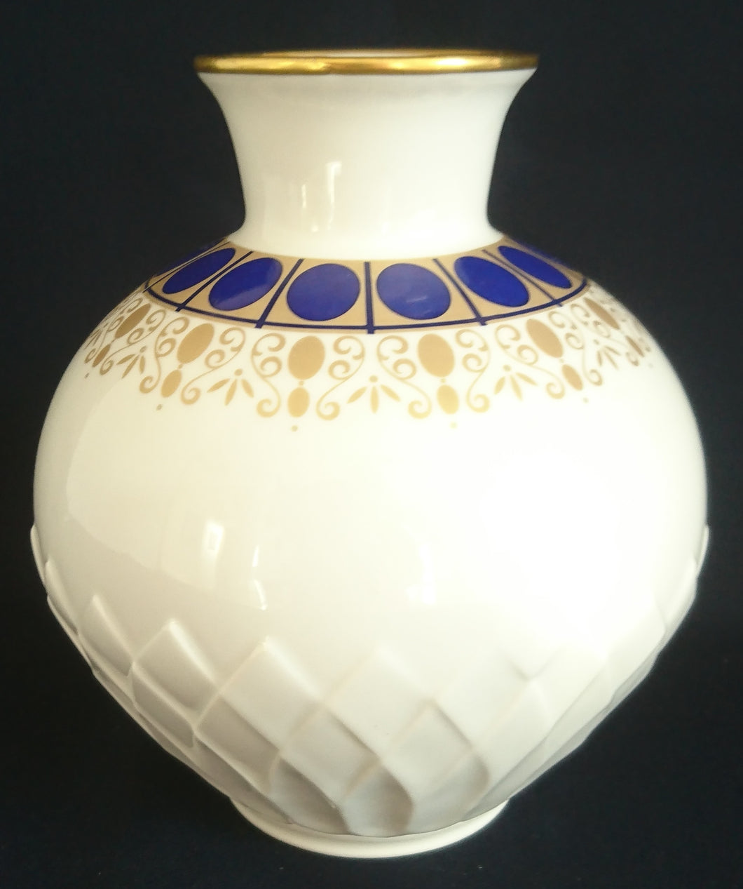 BLUMENVASE - Porzellan, Goldrand Kreise Geometrische Symbole Relief Motiv Dekor