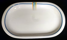 Lade das Bild in den Galerie-Viewer, BEILAGENPLATTE - Porzellan, Blauer Rand Regenbogenfarben Striche Linien Dekor
