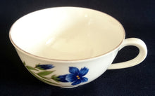 Lade das Bild in den Galerie-Viewer, 2er TEEGEDECK - Porzellan, Enzian Blumenblüten Goldrand Dekor
